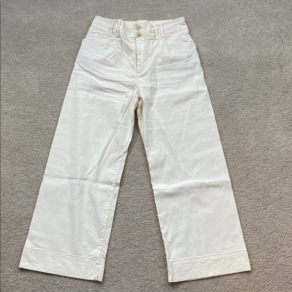 Anthropologie Cream/off white high waist Flare/Wide Leg pant/jeans in size 29